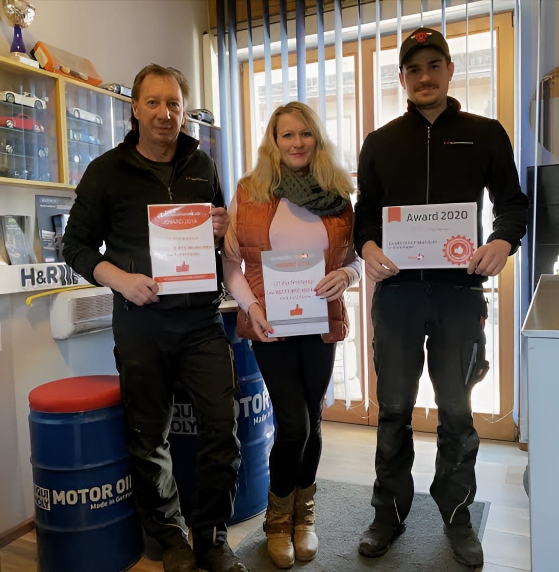 Das Team von DF Performance mit Auszeichnungen